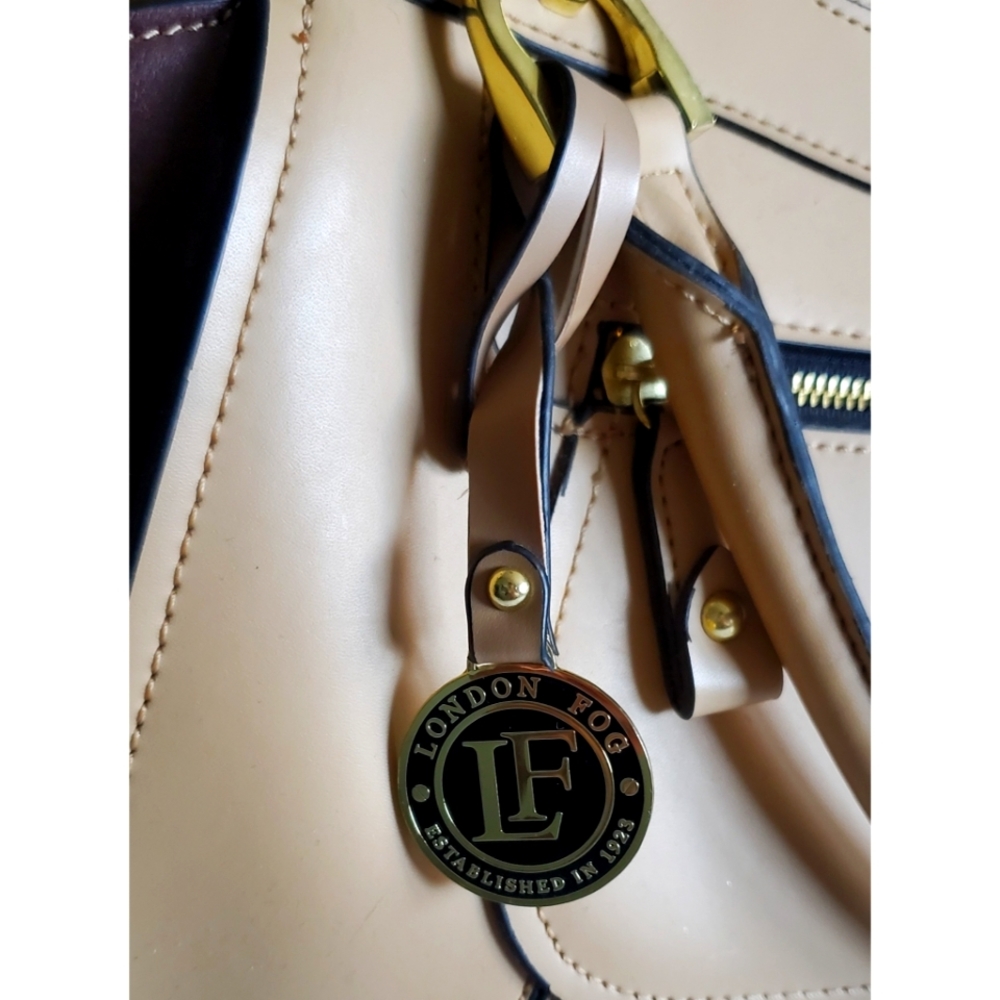 London Fog Purse - Picture 3 of 7
